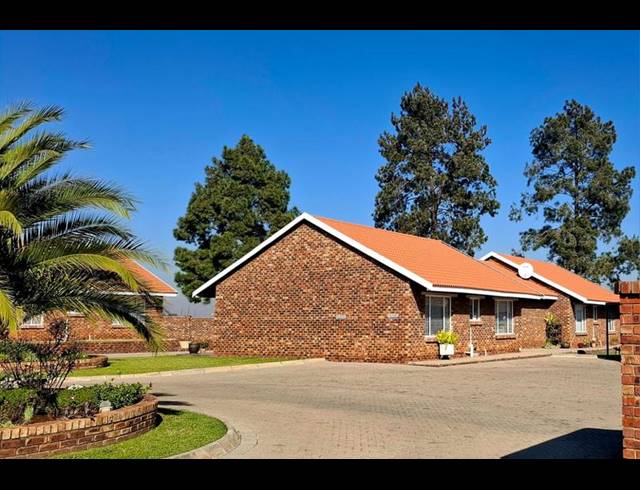 2 BEDROOM TOWNHOUSE FOR SALE IN RIVERSDALE